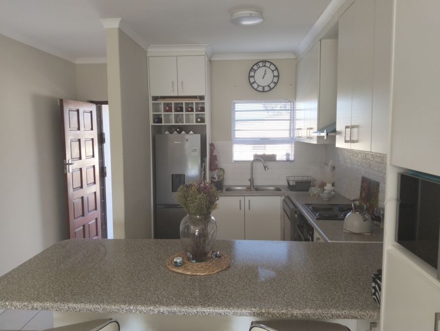 To Let 3 Bedroom Property for Rent in Vredelust Western Cape